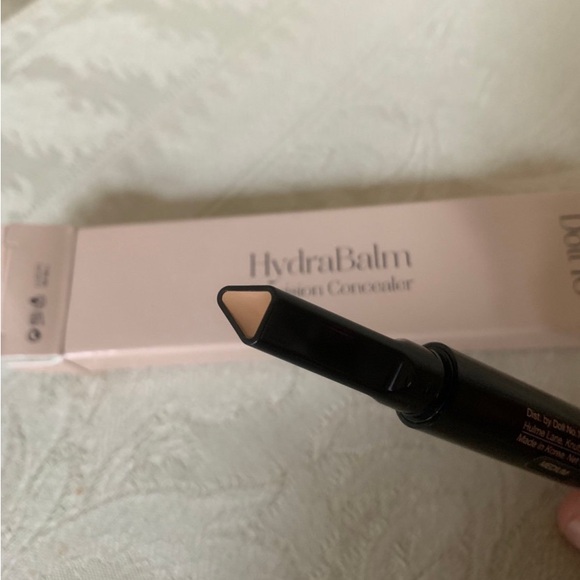 Doll10 Hydra Balm Precision Concealer in Medium BNIB - Picture 3 of 9